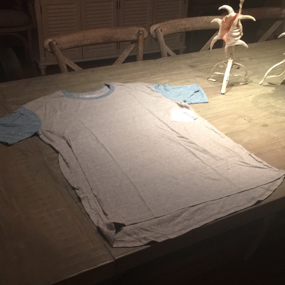 Short sleeve tee